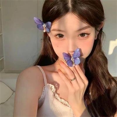 戴面具的女人